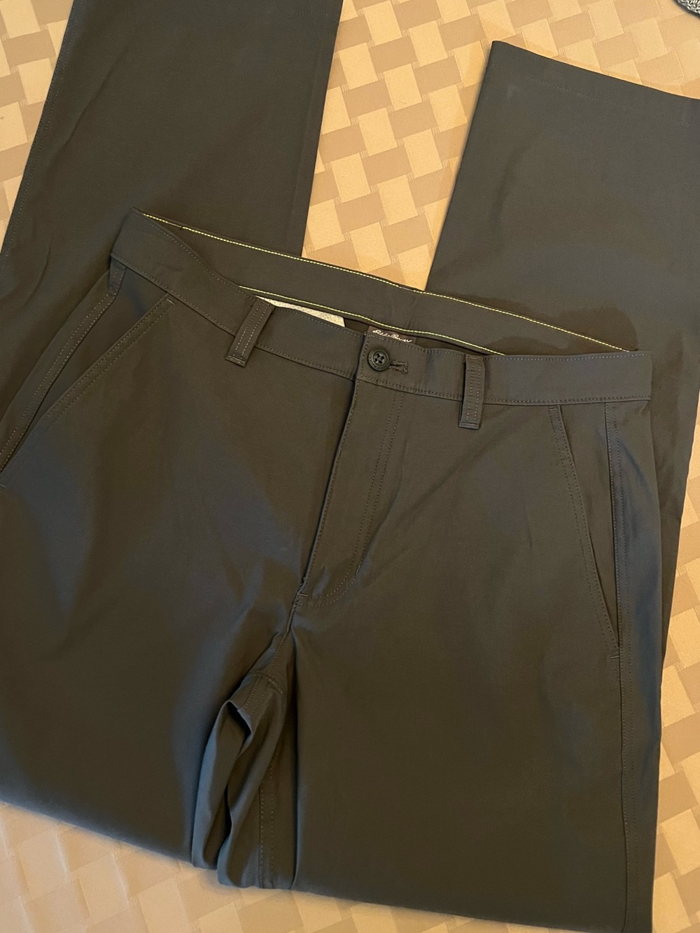 Eddie Bauer Dark Grey Men's Horizon Takeoff Stretch Chino Pants 32 x 32 NWOT